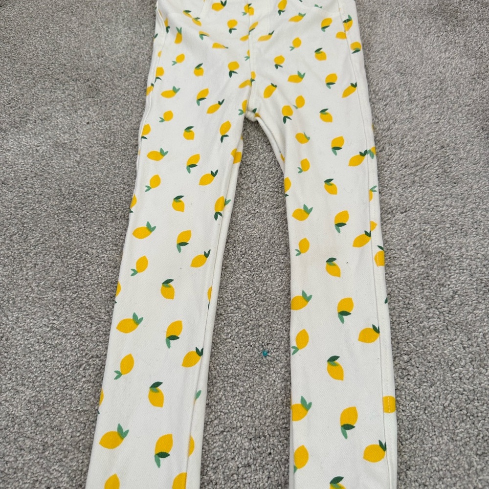 Zara size 4-5 white with lemons pattern